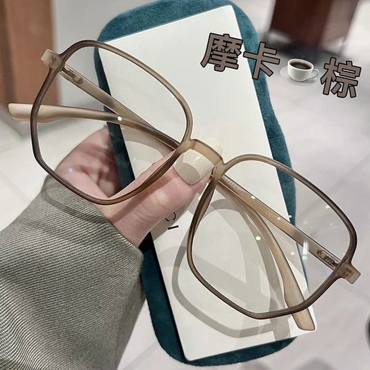 Vintage Square Myopia Glasses for Men and Women featuring ultralight resin lenses. Clear nearsighted eyewear available in prescriptions from -1.0 to -4.0