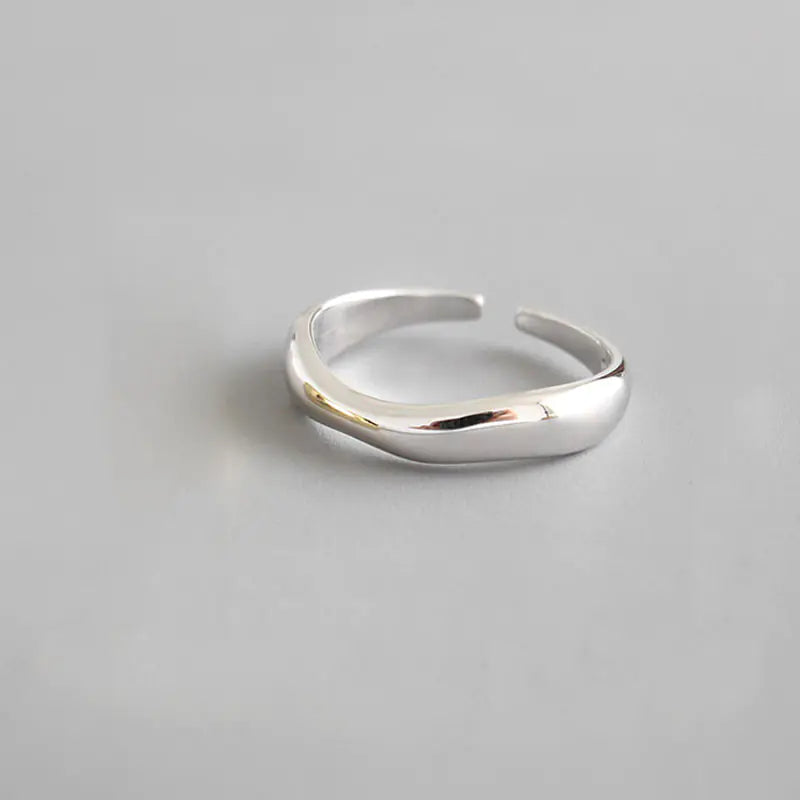 Vintage Wavy Curve Ring for Women's Party Wear