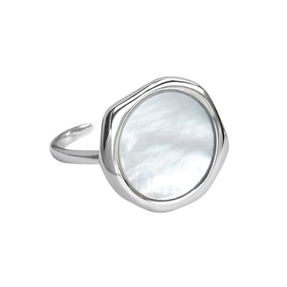 Geometric Circular Ring with Niche Design for Elegance