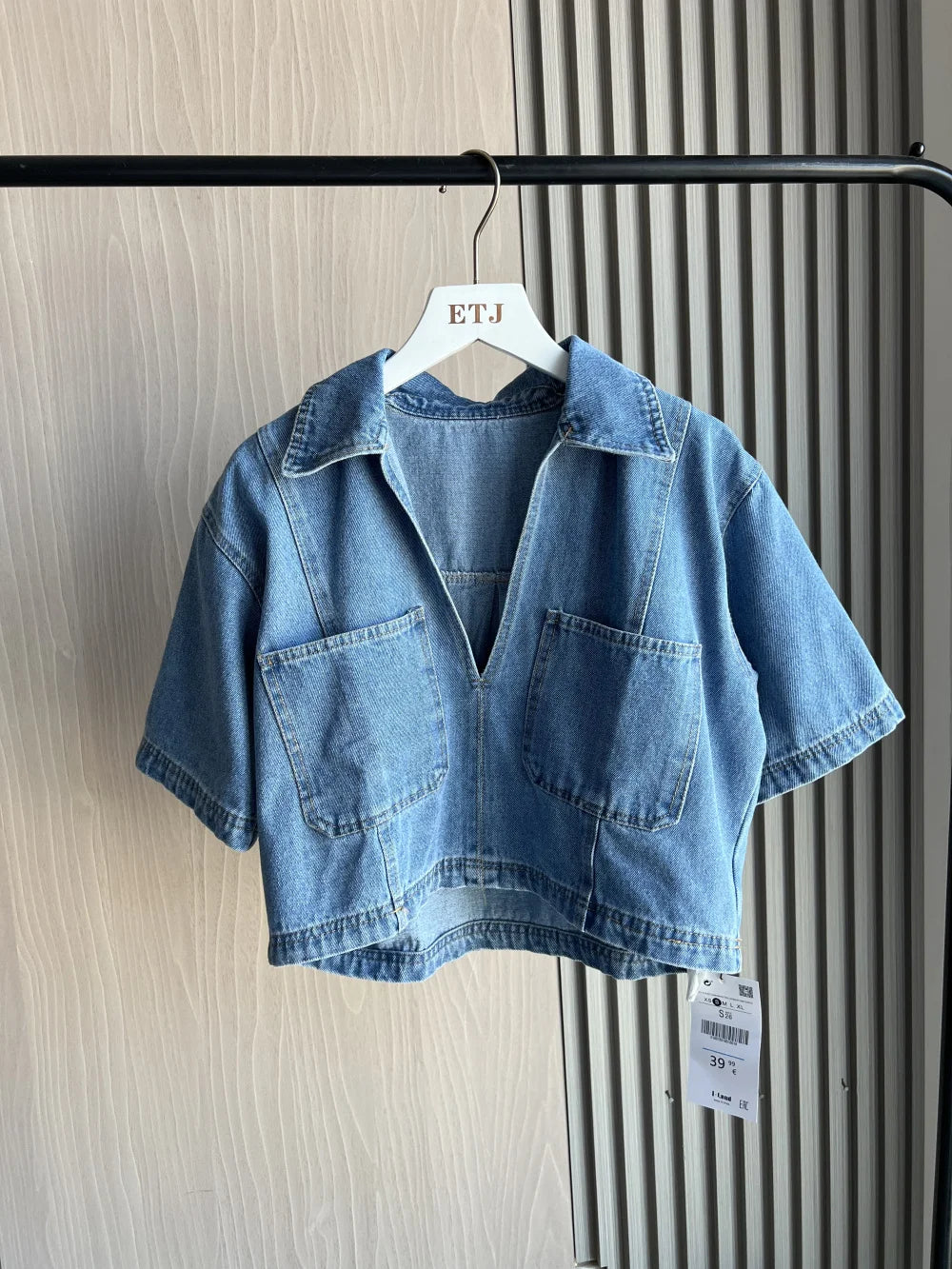 Denim suit 2025 New Hottie Style women sexy V-neck loose version short denim top asymmetrical culottes