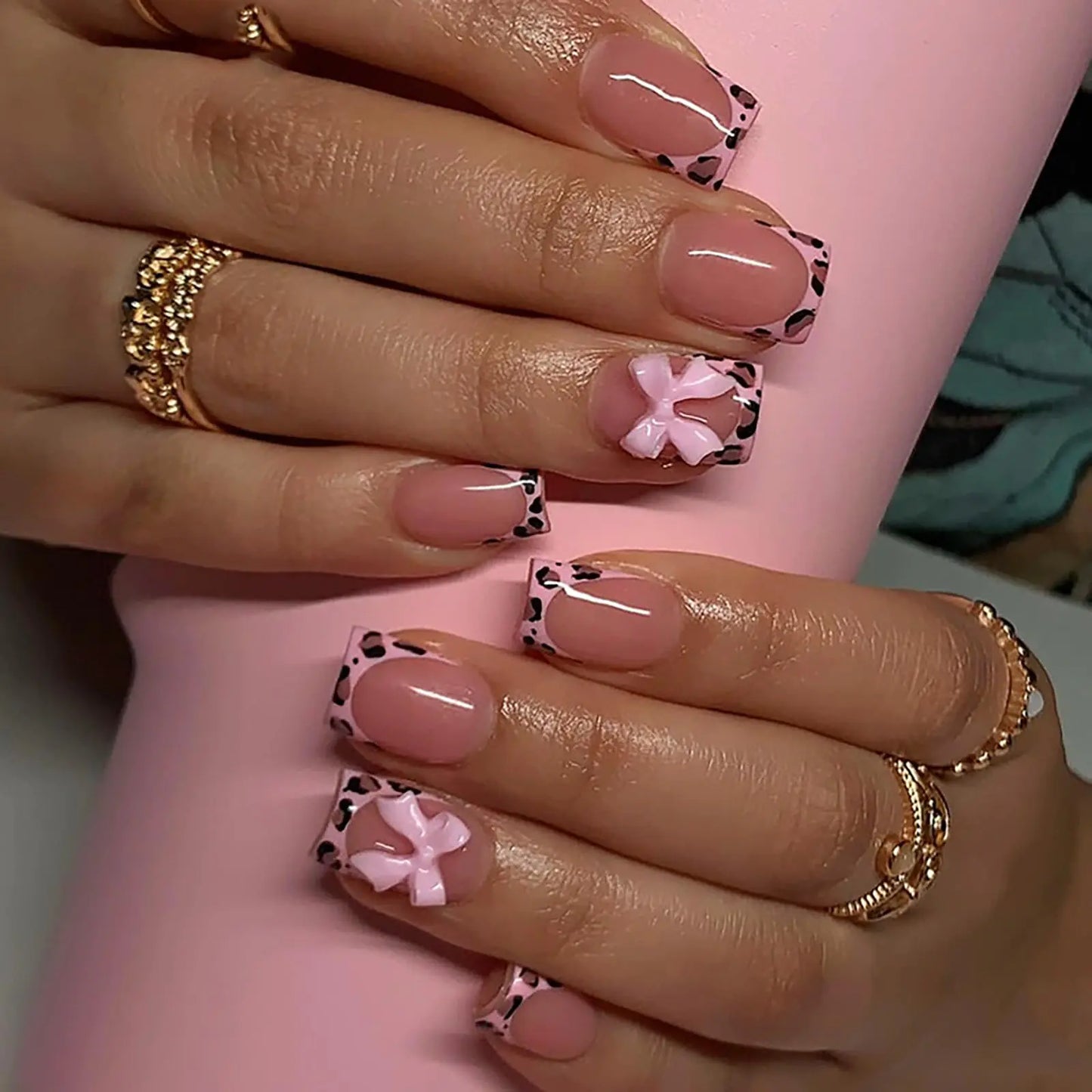 Valentines Day Press on Nails Short Square Fake Nails Pink False Nails Bow Charm Glue on Nails with Leopard Curve French Design Artificial Acrylic Full Cover Stick on Nails for Women & Girls 24 Pcs