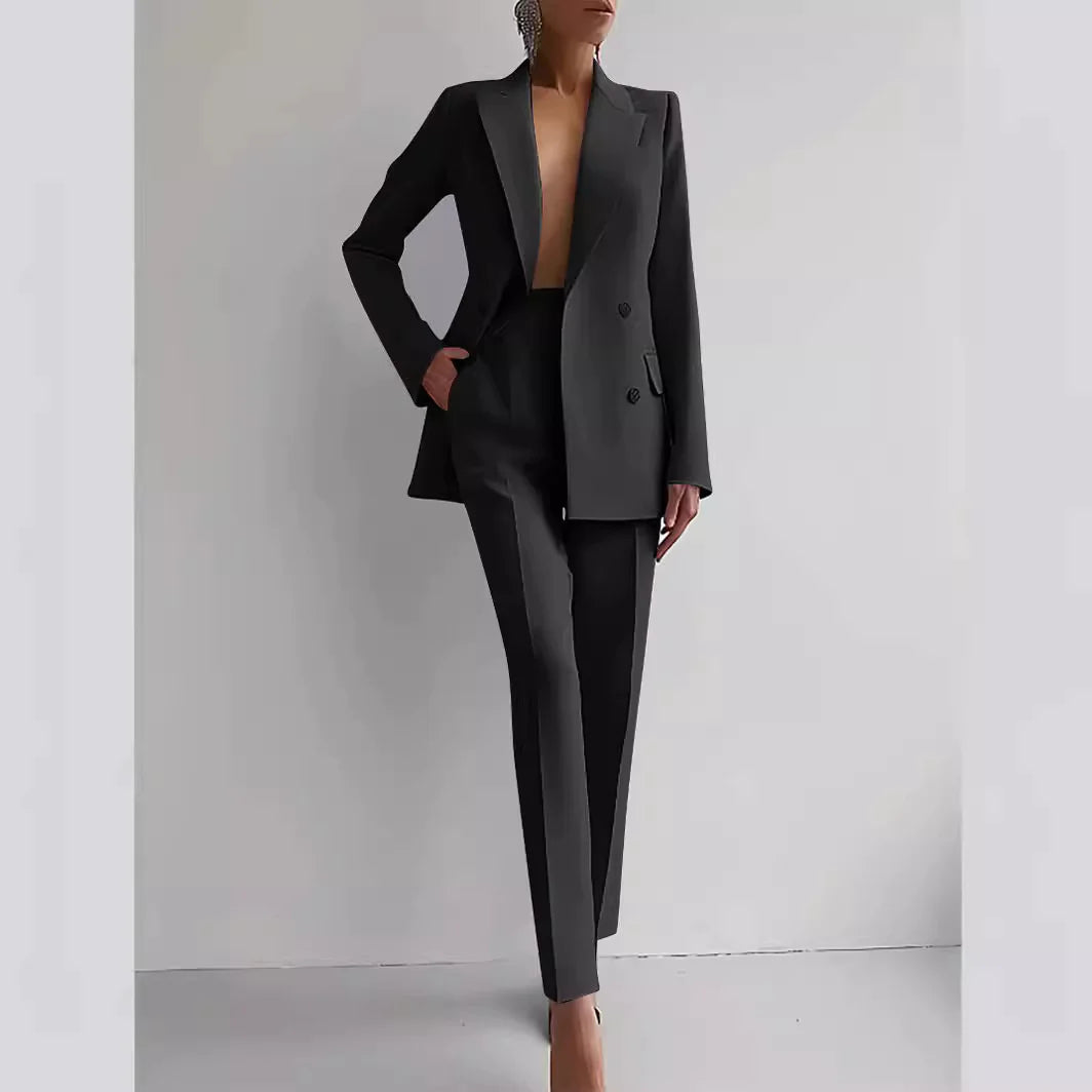 Fashionable Women's Suit
