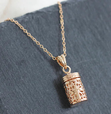Fashion Creative Vintage Perfume Bottle Necklace